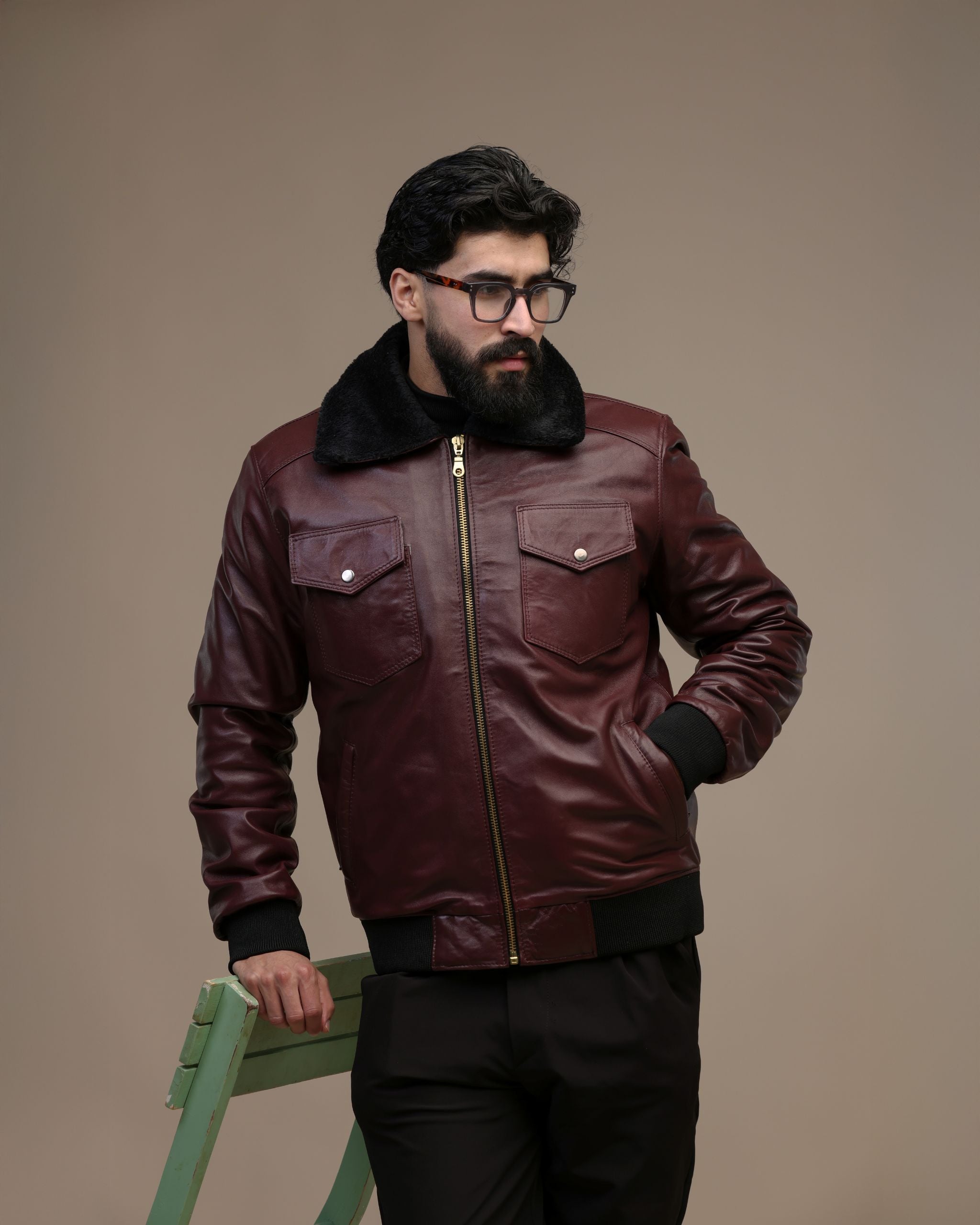 Veste Bomber  en cuir véritable Bordeaux – Élégance & Caractère